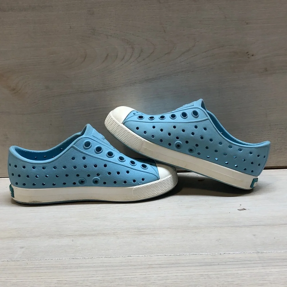 Native Kids Water Shoe in Light Blue and White Toe #1512